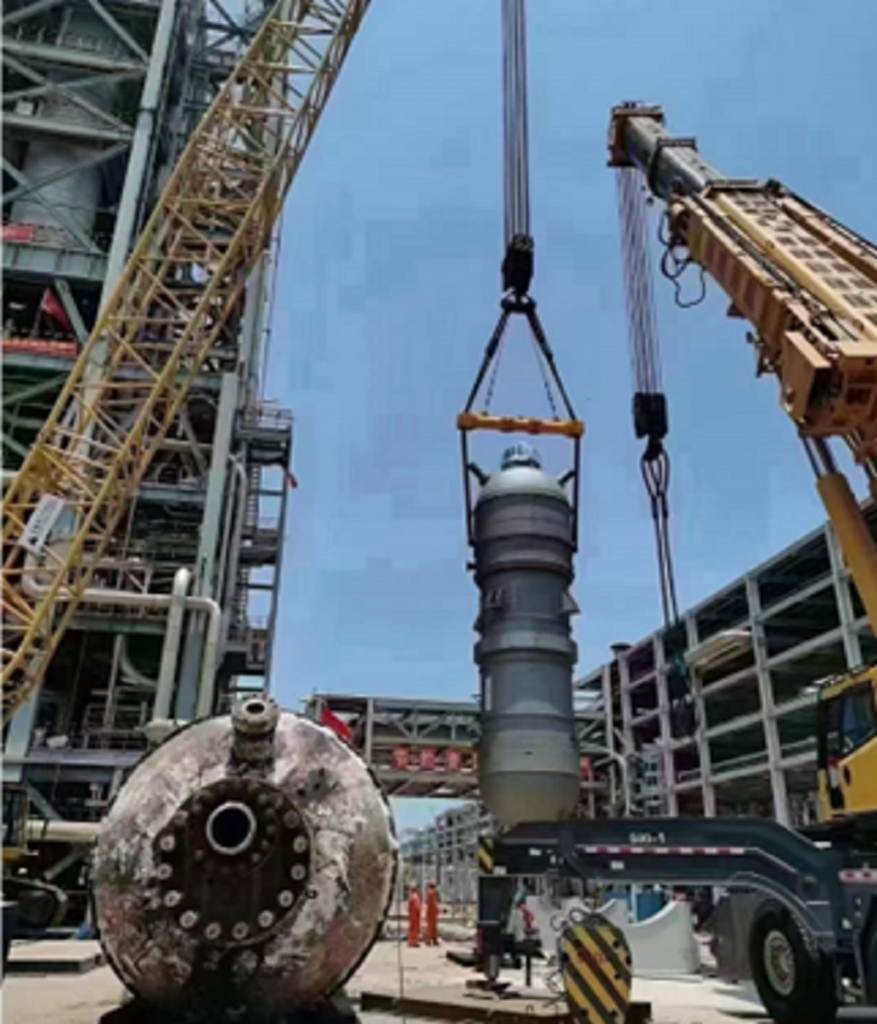 設(shè)備裝置換“心”的“手術(shù)師” --瀘天化弘旭公司海天化檢修工作側(cè)記(圖1) 設(shè)備裝置換“心”的“手術(shù)師” --瀘天化弘旭公司海天化檢修工作側(cè)記(圖1)