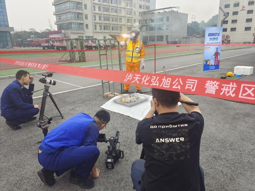 提高消防技能，筑牢生命防線 弘旭公司參加酒城安全大講堂主題活動(圖2)