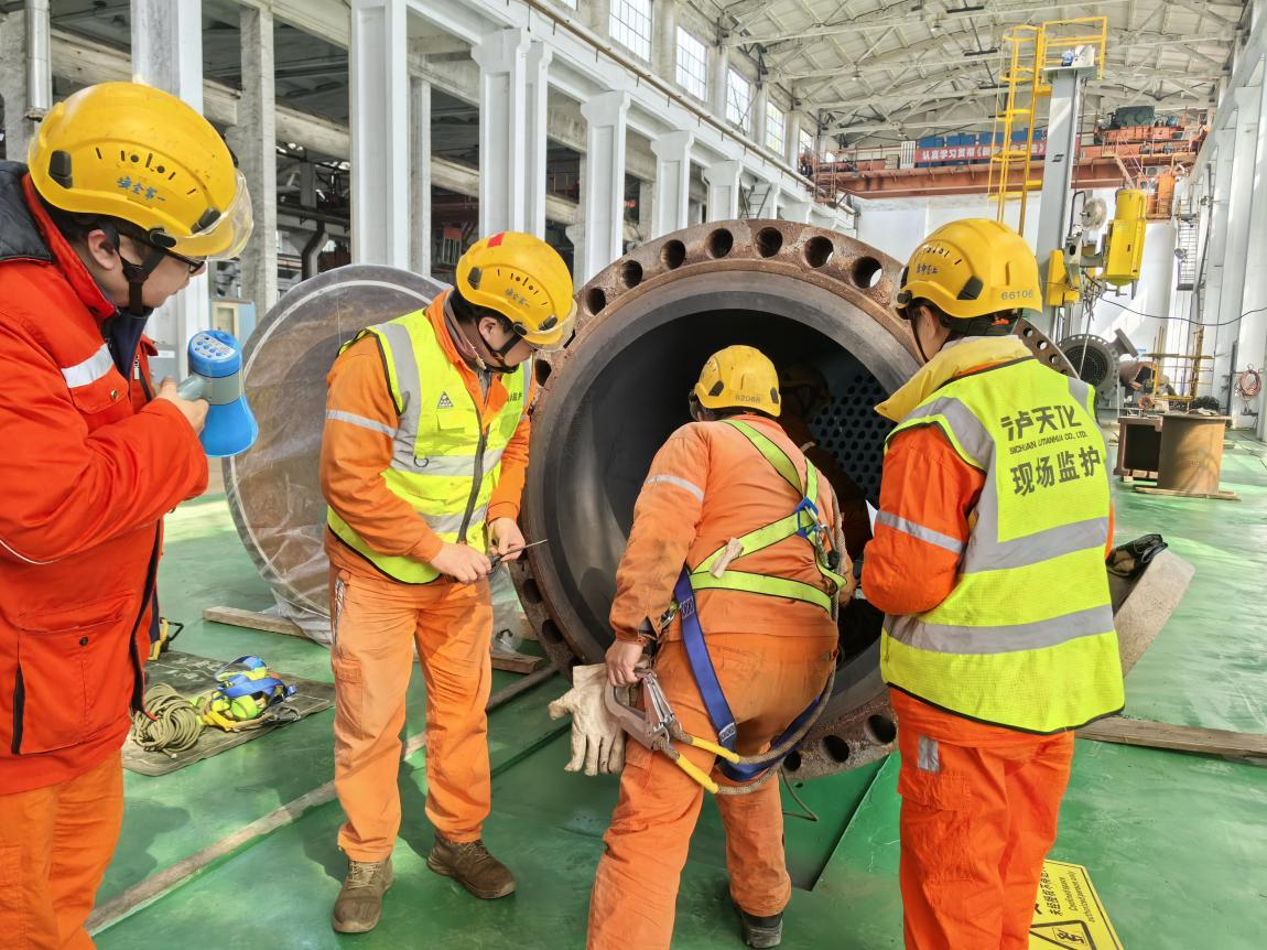 弘旭公司開展有限空間事故救援應急演練(圖2) 弘旭公司開展有限空間事故救援應急演練(圖2)