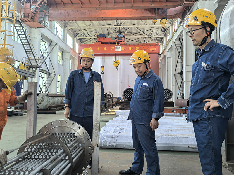 弘旭公司總經(jīng)理劉小東帶隊督導設備制造安全生產(chǎn)專項檢查(圖1) 弘旭公司總經(jīng)理劉小東帶隊督導設備制造安全生產(chǎn)專項檢查(圖1)