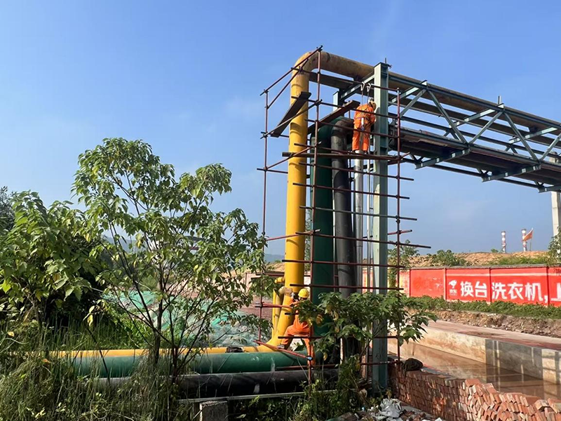 烈日“烤”驗(yàn)下的堅(jiān)守(圖1) 烈日“烤”驗(yàn)下的堅(jiān)守(圖1)