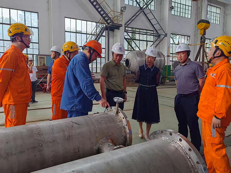 瀘天化集團(tuán)公司外部董事赴弘旭公司調(diào)研指導(dǎo)工作(圖2) 瀘天化集團(tuán)公司外部董事赴弘旭公司調(diào)研指導(dǎo)工作(圖2)