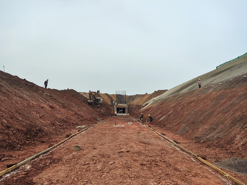 箱涵基坑全線貫通！傅利才、陳懋金蒞臨現(xiàn)場指導(dǎo)(圖2)